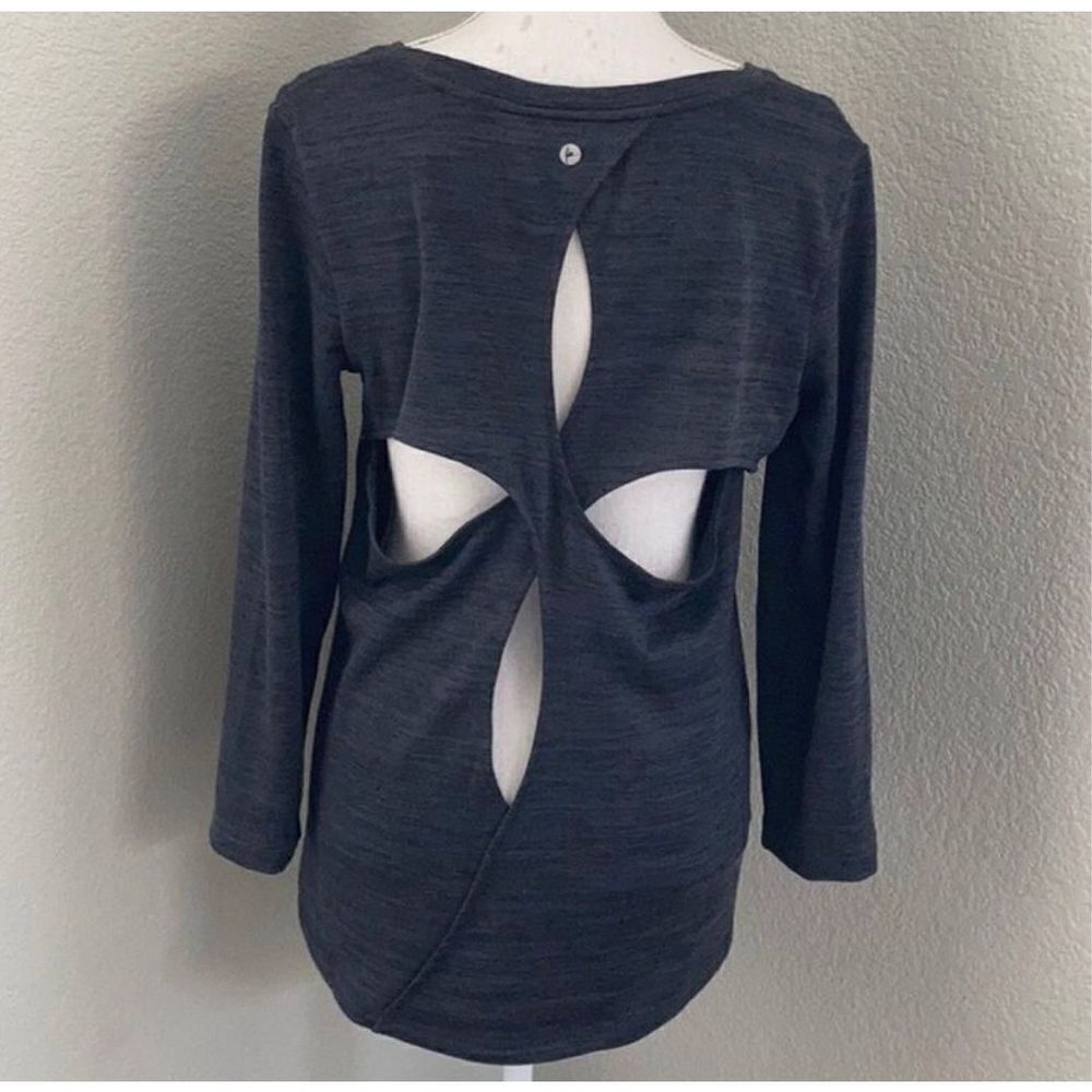 Reflex Long Sleeve with Dark Gray Back Cutout Top Size Medium